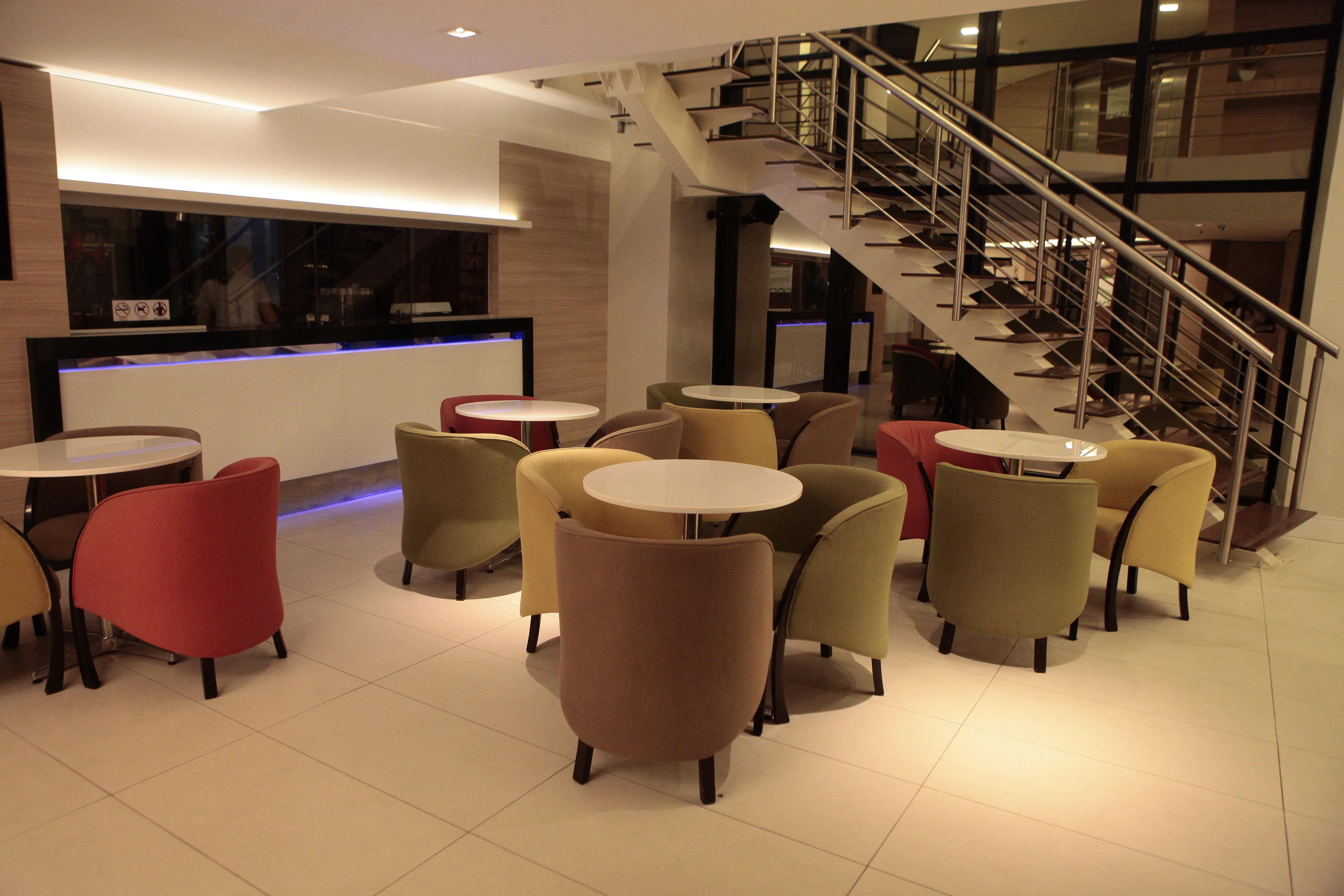 By Ihg