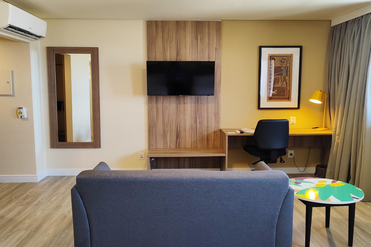 By Ihg