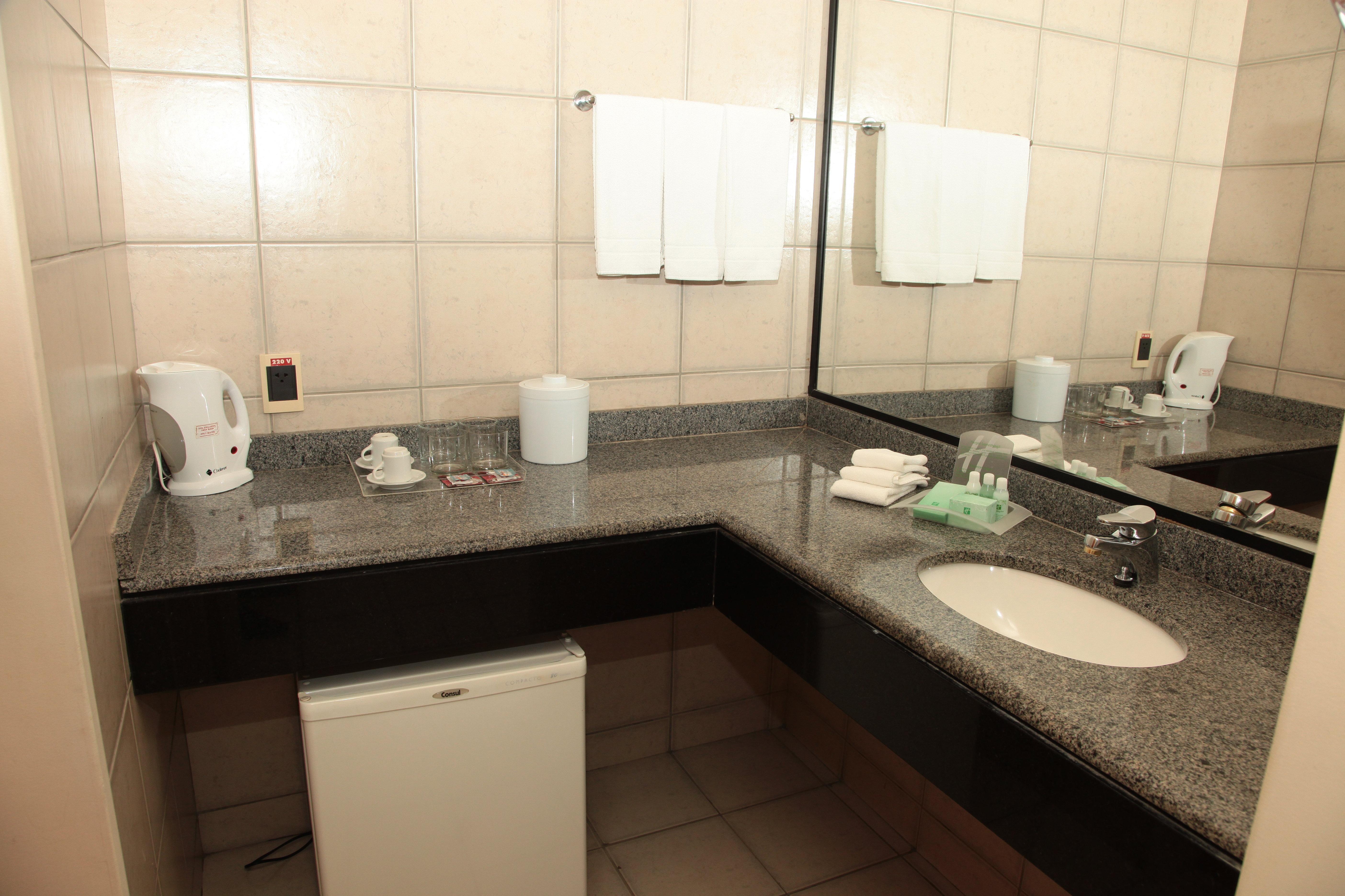 By Ihg 4*